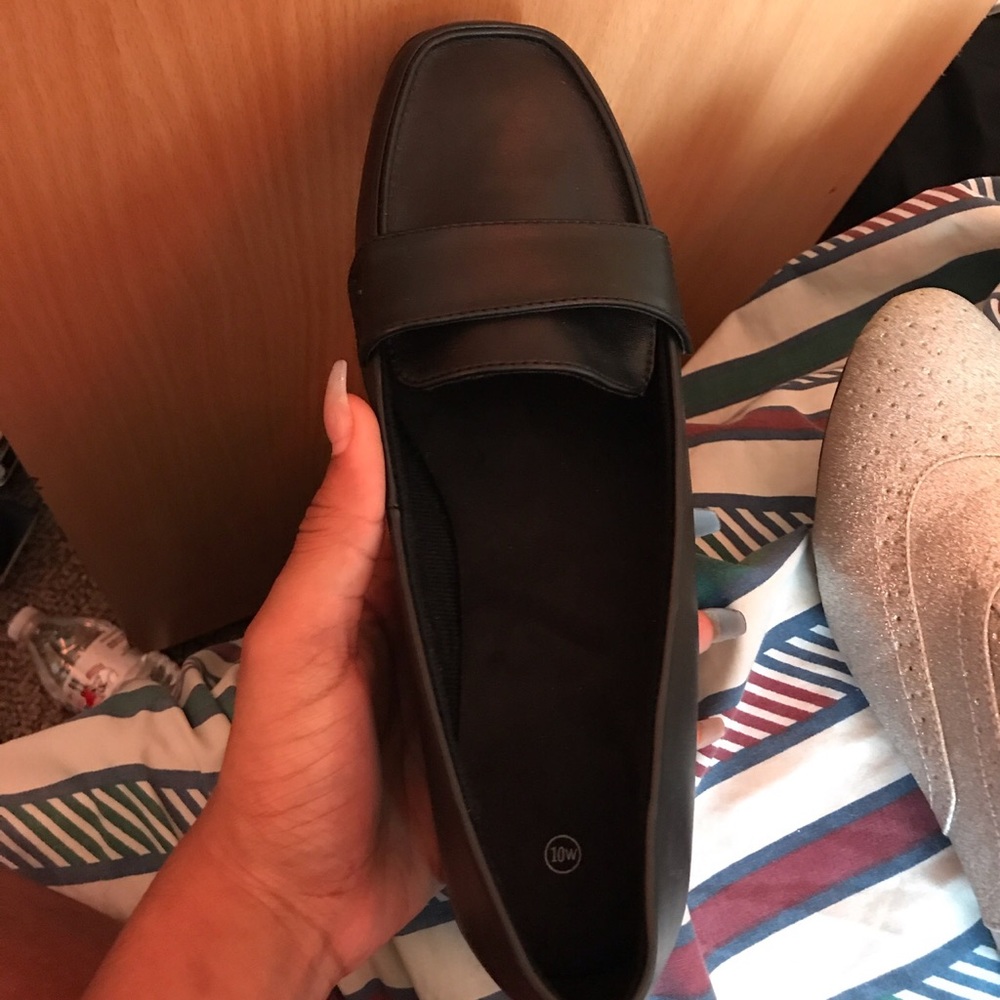 Black shoes - Picture 2 of 4